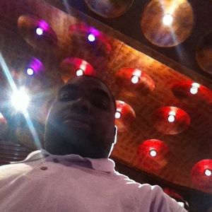 Meet your Posher, Emanuel